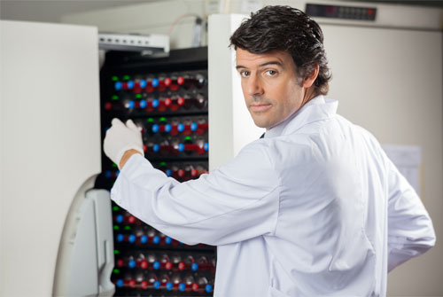 ¿Por qué es esencial la manipulación y el cuidado seguros de los instrumentos analíticos de laboratorio? 2 2