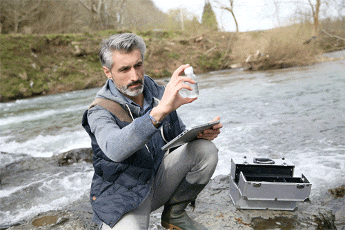 Equipos de muestreo para análisis de agua mediante espectroscopia de absorción atómica Muestreo-esenciales-para-análisis-de-agua-con-espectroscopia-de-absorción-atómica