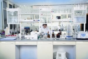 Problemas comunes que no deben pasarse por alto en los laboratorios de pruebas comerciales Sección de un laboratorio moderno