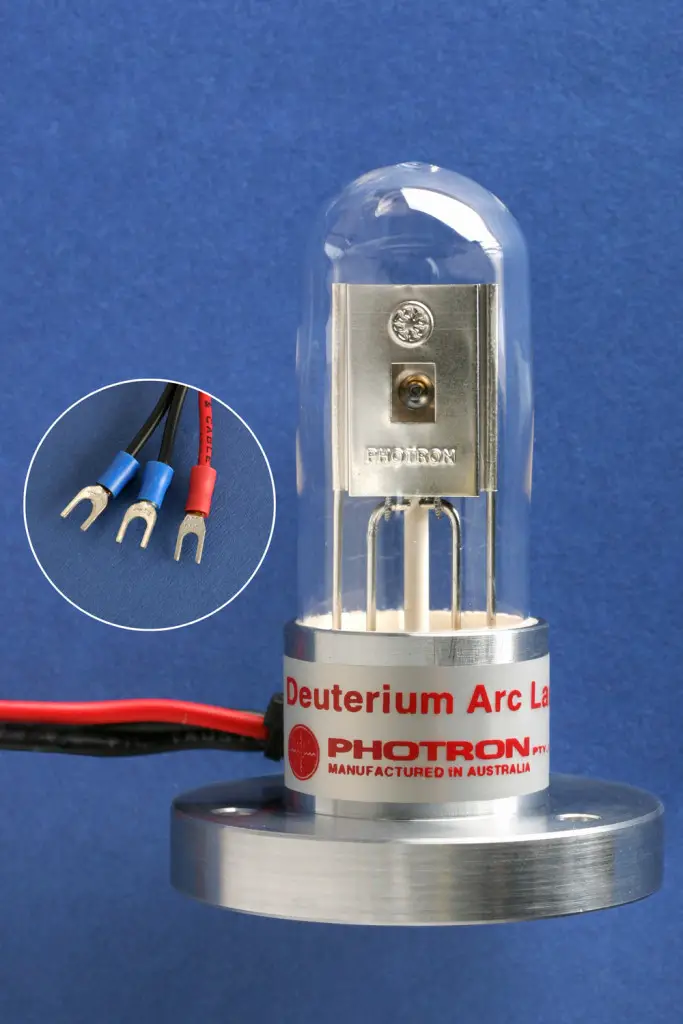 Características de las fuentes de luz utilizadas en el análisis espectroscópico p716_deuterio_lámpara